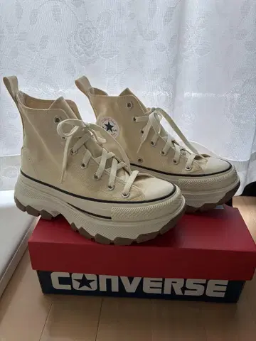 CONVERSE 통굽 하이컷 스니커즈 23.0cm 버터 화이트