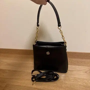 블랙 가죽 숄더백