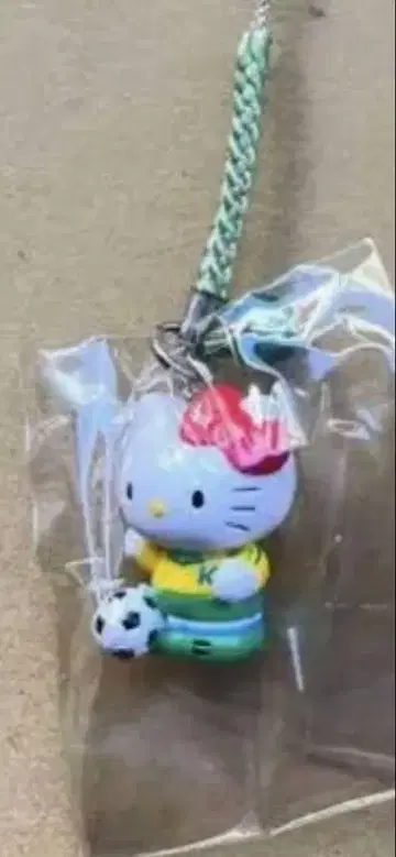 헬로키티 축구 스트랩 끈 키링