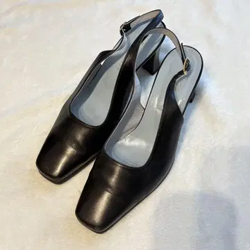블랙 펌프스