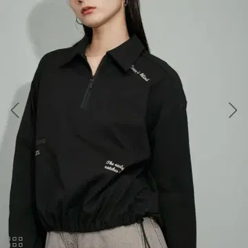 ADAM ET ROPE' 믹스 로고 자수 하프 지퍼 롱 T