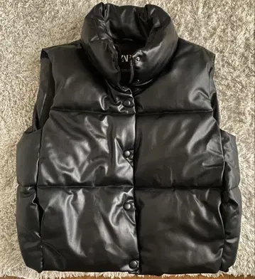 ZARA 블랙 인조 가죽 다운 베스트 M 사이즈
