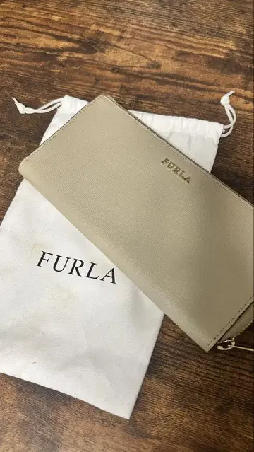 FURLA 장지갑 베이지