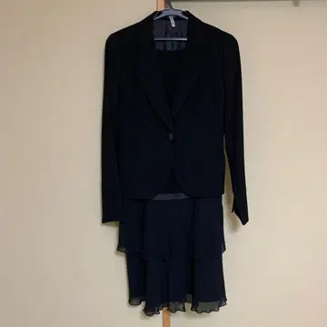 수트 블랙 자켓과 드레스 세트