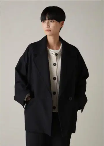 마가렛호웰 다크 네이비 모 코트 1