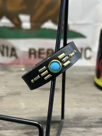 스터드 가죽 팔찌