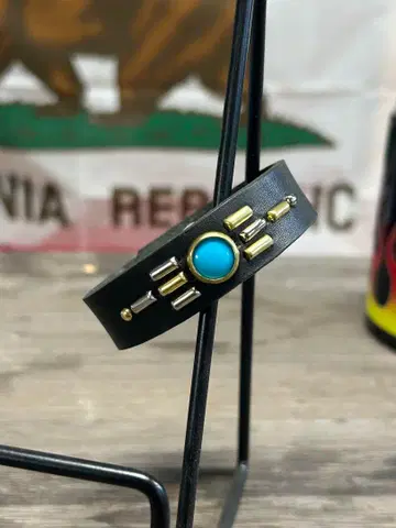 스터드 가죽 팔찌