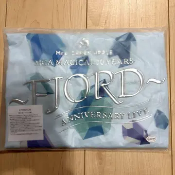[ 새상품 ] 미세스 FJORD 크리스탈T셔츠 크롭 여성용