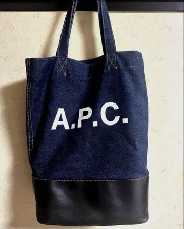 A.P.C. 토트백 네이비/블랙