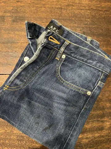 A.P.C. 아페쎄 NEW STANDARD 셀비지 빨간색 귀 W25
