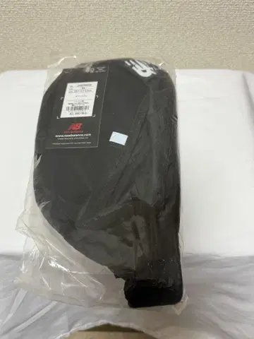 새상품 뉴발란스 웨스트 파우치 블랙