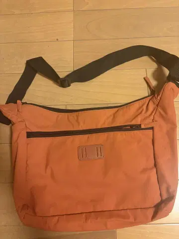 오렌지 숄더백