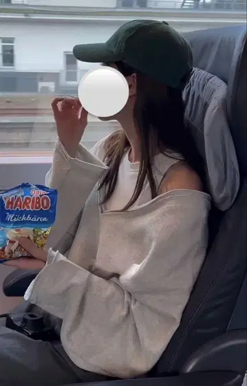 소프트 V넥 맨투맨