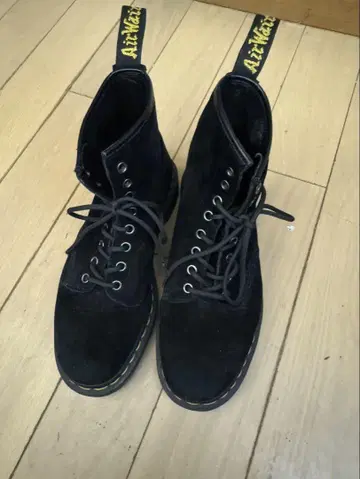 스웨이드 부츠 Dr.Martens