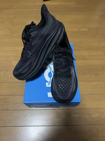 호카오네오네 HOKA ONEONE 클리프톤9