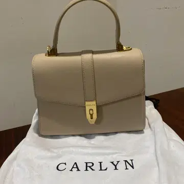 택 포함 새상품 CARLYN 베이지 백