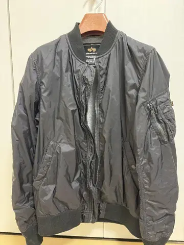 ALPHA INDUSTRIES MA-1 플라이트 자켓 USA