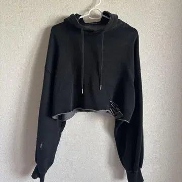 JEANASIS Fade 크러쉬 숏 후디 블랙