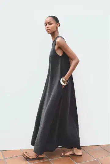 ZARA 볼륨감 있는 플루이드 미디 원피스 / 카본 그레이