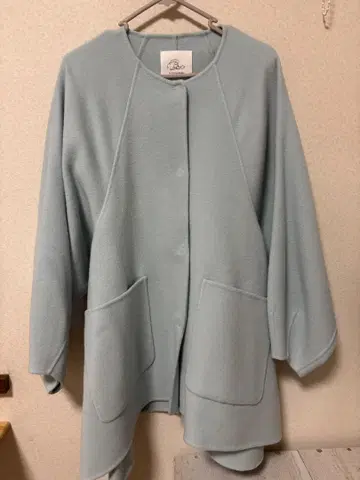 La boutique BonBon 라이트 래글런 플레어 코트