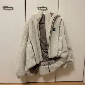 보아 자켓 크림색