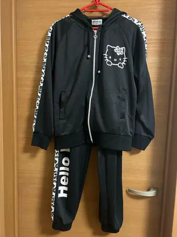 헬로키티 블랙 저지 M