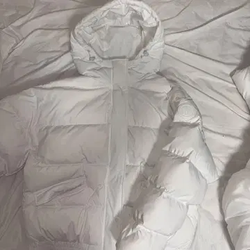 GAP의 화이트 다운 따뜻합니다