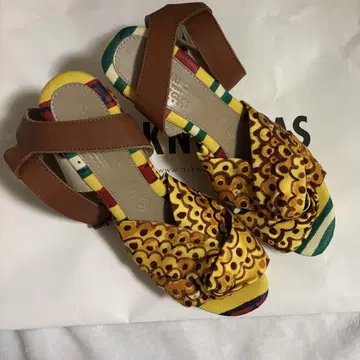 TSUMORI CHISATO 샌들