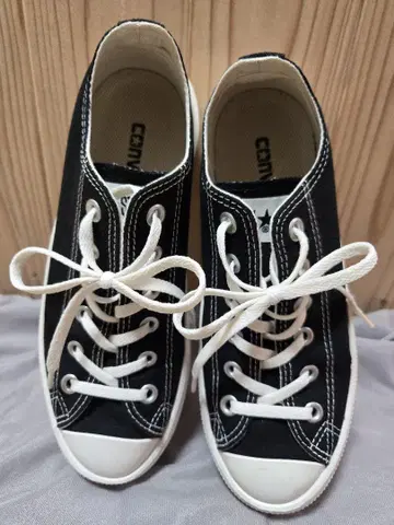 CONVERSE 블랙 로우컷 스니커즈 23.5cm