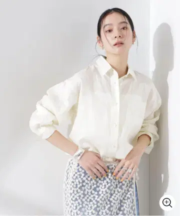 나노 유니버스 유럽인 플럭스 시어 셔츠