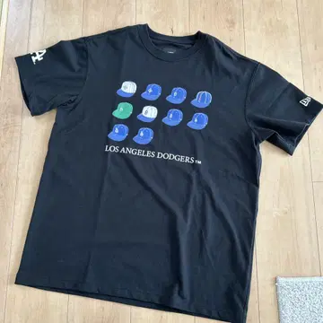 [ NEWERA ] M 사이즈 T셔츠