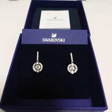 수회 착용 Swarovski 스와로브스키 귀찌