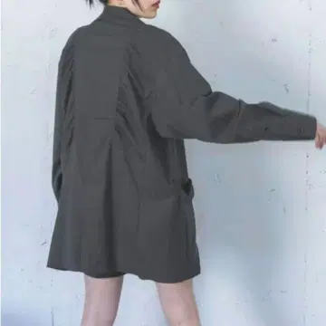 새상품급 jeanasis 백 개더 린넨 테일러드 셔츠 자켓