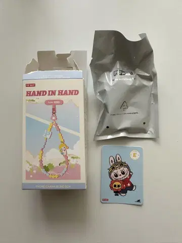 POPMART hand in hand 러브브 스마트폰 스트랩