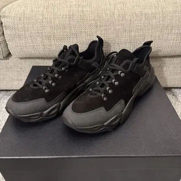 JIL SANDER 블랙 스웨이드 로우컷 스니커즈