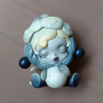 POP MART SKULLPANDA 스컬팬더 The moon