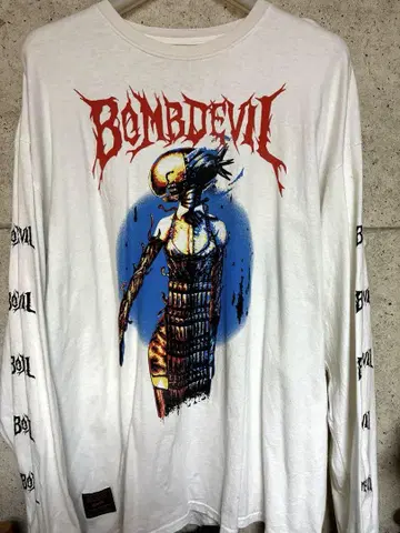 체인소 맨 레제 BOMBDDEVIL 롱 슬리브 셔츠 화이트