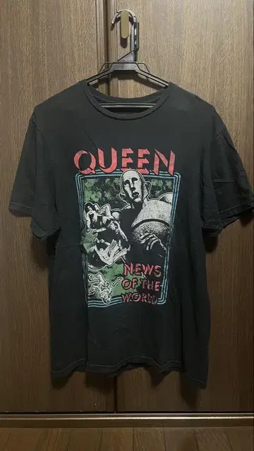QUEEN NEWS OF THE WORLD 티셔츠 구제 의류 레어