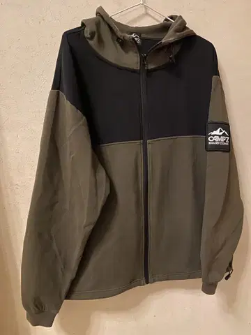 CAMP7 후드 부착 마운틴 후드티