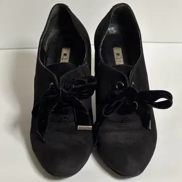 다이애나 24cm 벨로아 리본 부티 숏부츠 블랙 힐