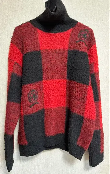 Hilfiger Collection 빨검 체크 무늬 터틀넥 스웨터