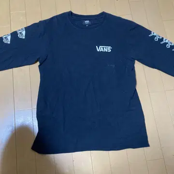 VANS 블랙 롱 슬리브 T셔츠