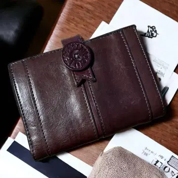 다크 브라운 가죽 접이식 지갑
