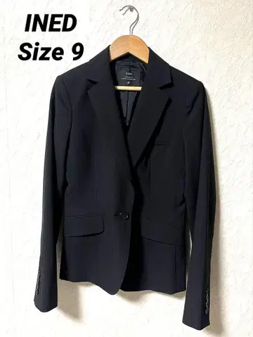 INED 블랙 테일러드 자켓