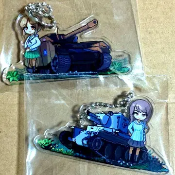 걸즈&판처 아크릴 도트 그림 키링
