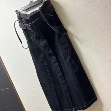 새상품급 디스코트 데님 롱 스커트 벨트 포함 어깨끈 포함 블랙