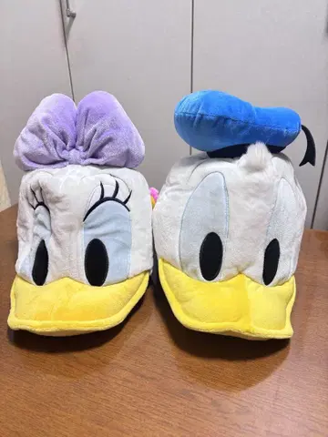 도날드 덕과 데이지의 캡 2개 세트