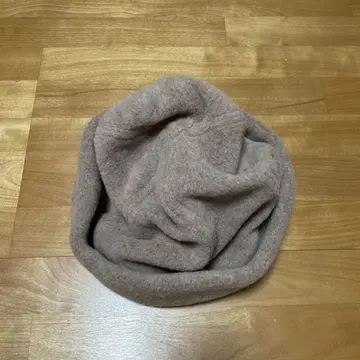 quatered 베이지 플리스 베레모