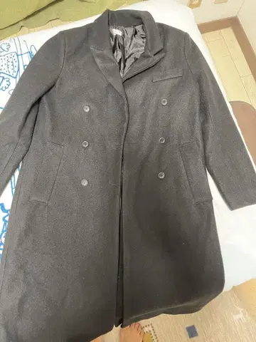블랙 더블 브레스트 체스터 코트