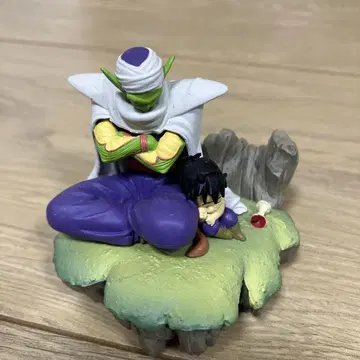 피콜로와 오반 피규어